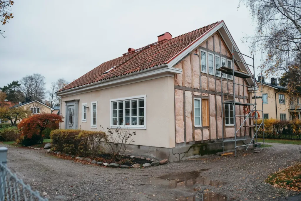 till ggsisolering i vinsta s s nker du uppv rmningskostnaden och f r ett behagligare hem